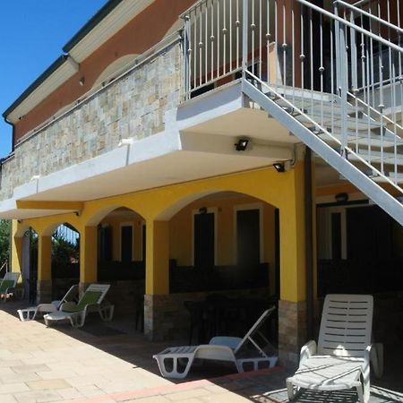 Gli Appartamenti Sul Mare Valledoria  Exterior foto