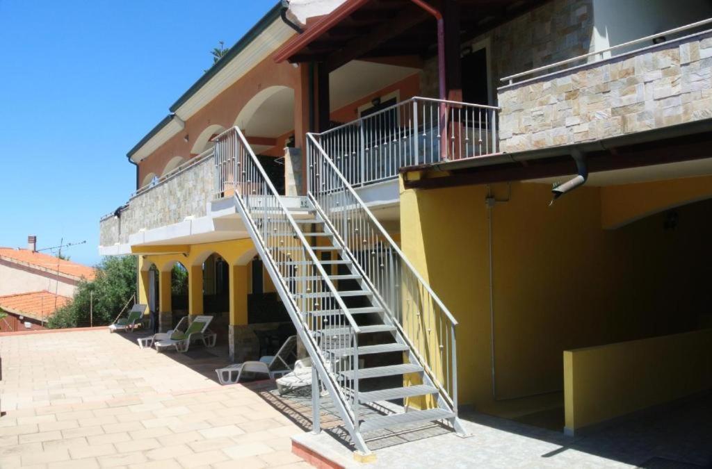 Gli Appartamenti Sul Mare Valledoria  Exterior foto