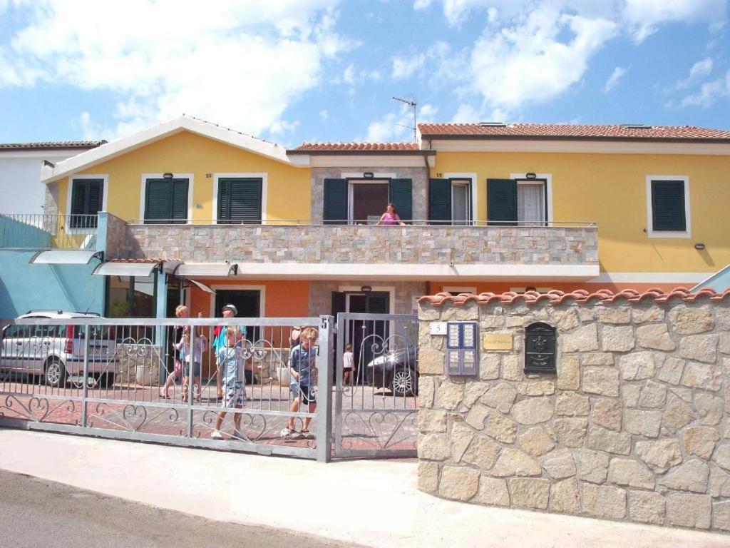 Gli Appartamenti Sul Mare Valledoria  Exterior foto